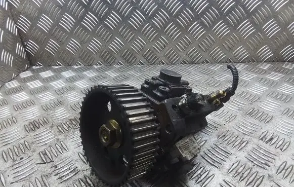Opel Zafira B Fuel injection high pressure pump 0445010156 0055206679 552068190