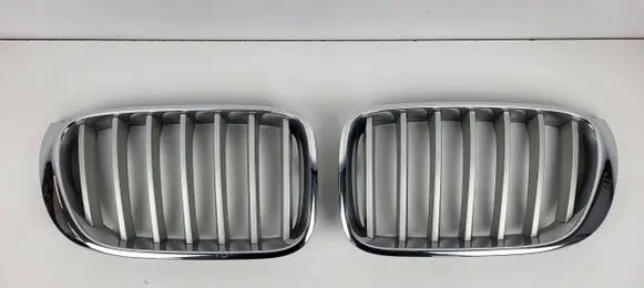 BMW X3 F25 Front bumper upper radiator grill 51117210725 7237422