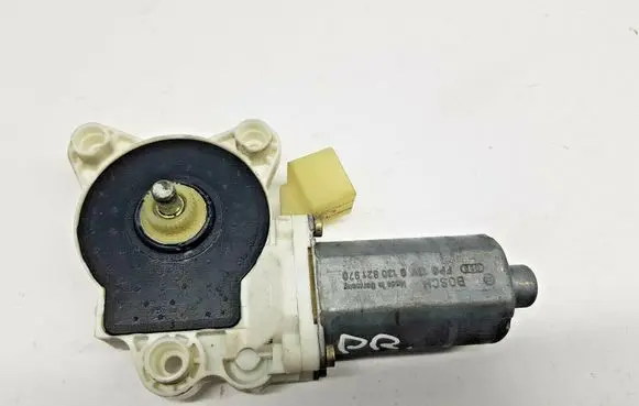Mercedes-Benz E W211 Front door window regulator motor A2118202942 nr3155