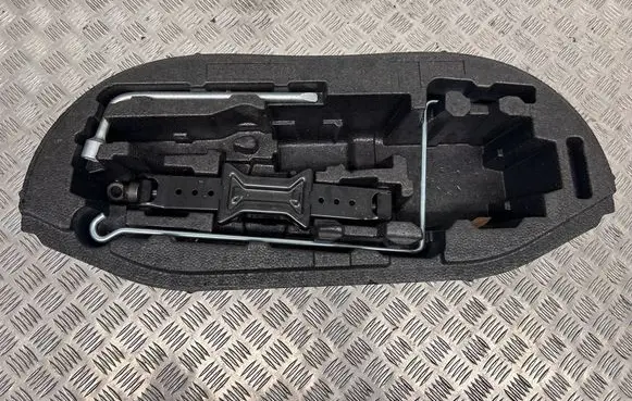Toyota Mirai Tool set 7520162010 75201-62010