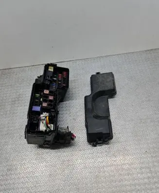 Toyota Aygo AB40 Fuse module 821110HN61