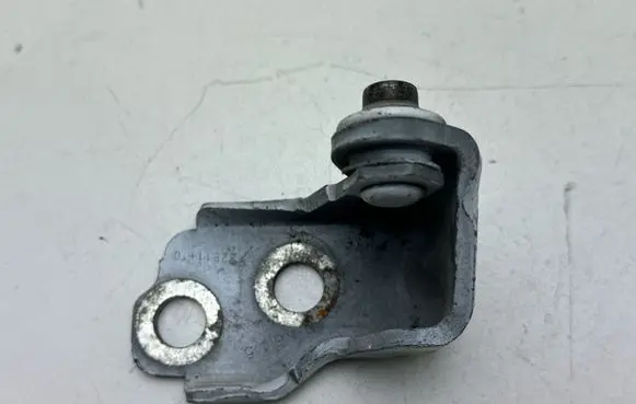 Ford Mustang VI Front door lower hinge 