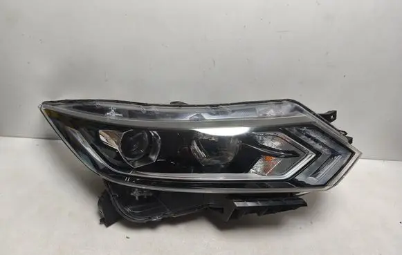 Nissan Qashqai Headlight/headlamp 10019009
