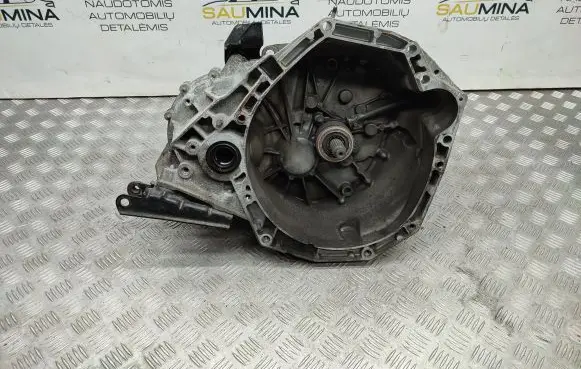 Renault Express Manual 6 speed gearbox 320108786R