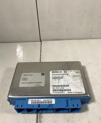 BMW 5 E39 Transmission gearbox valve body 7515810