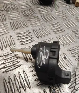 Audi A4 S4 B5 8D Headlight level adjustment motor 4D0941295