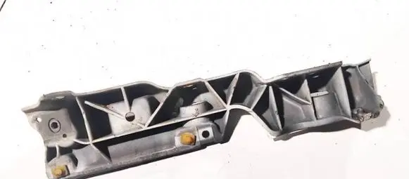Fender mounting bracket