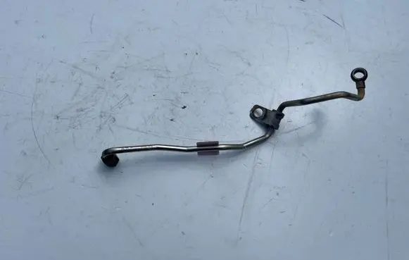 Volkswagen PASSAT B8 Turbo turbocharger oiling pipe/hose 04L145771H