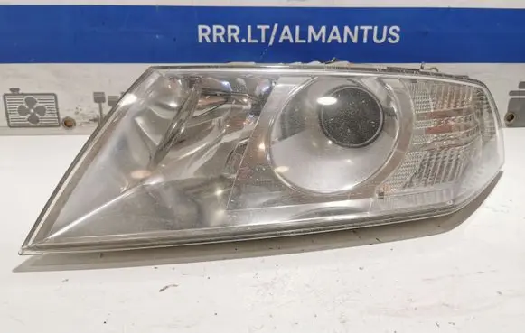 Skoda Octavia Mk2 (1Z) Headlight/headlamp 1Z1941015B