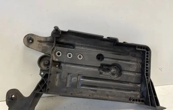 Volkswagen PASSAT B8 Battery tray 5Q0915321H 6Q0915331J