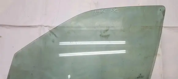 Peugeot 406 Front door window glass four-door 