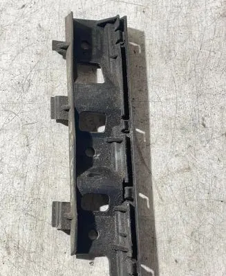 Volkswagen PASSAT B6 Front bumper mounting bracket 3C0807183