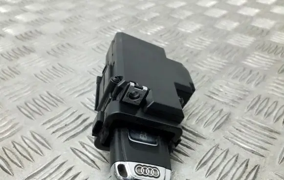 Audi A4 S4 B8 8K Ignition lock 8K0909131