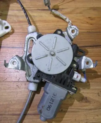 Honda Jazz Front door window regulator motor 312190 nenustatyts