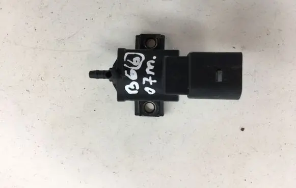 Volkswagen PASSAT B6 Turbo solenoid valve 037906283D