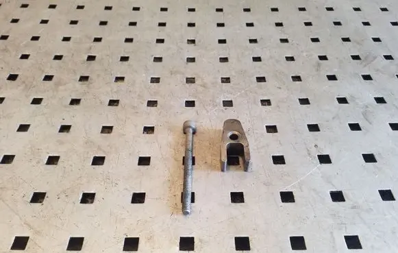 Mercedes-Benz A W169 Fuel Injector clamp holder