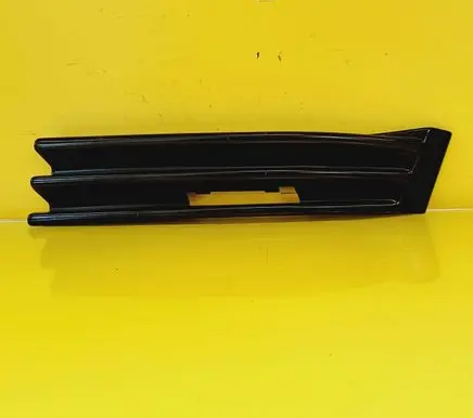 Mercedes-Benz C W202 Front bumper lower grill 2028800105