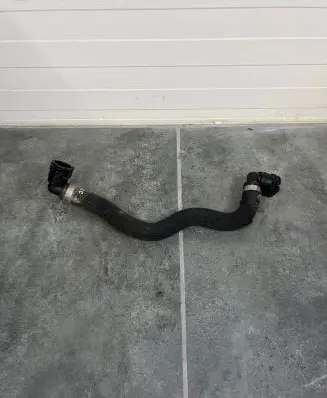 Coolant pipe/hose