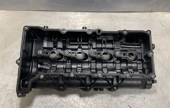 BMW 5 F10 F11 Rocker cam cover 8570829