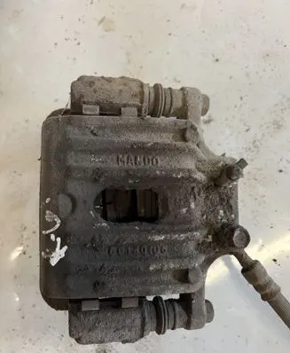 Rear brake caliper