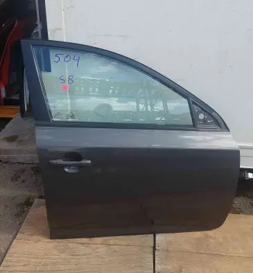 KIA Ceed Front door