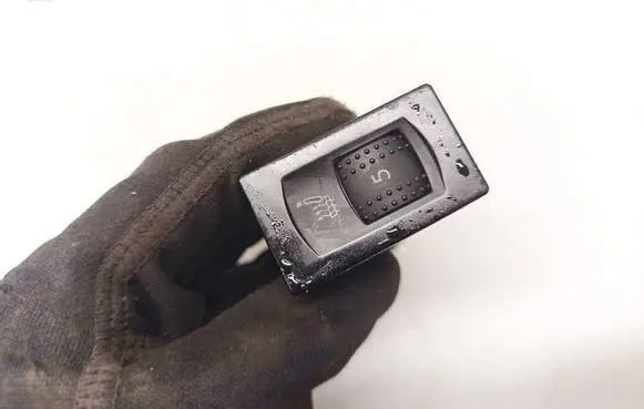 Volkswagen PASSAT B5 Seat heating switch 3b0963563c