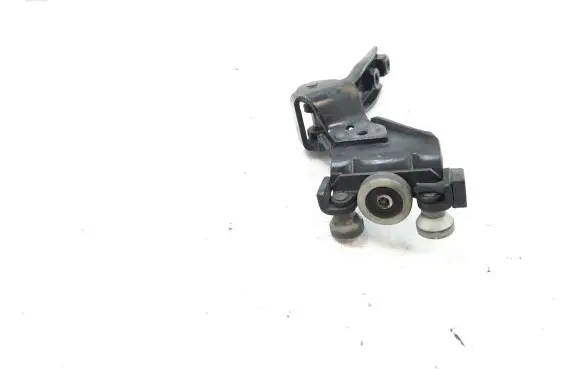 Volkswagen Caddy Sliding door middle roller runner 2K0843335A