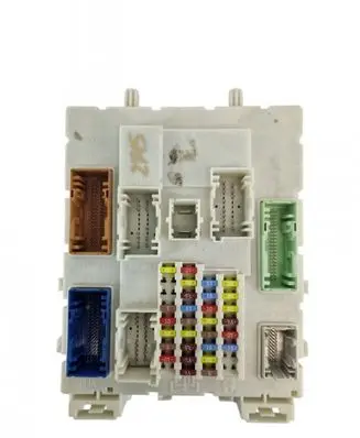Ford Kuga I Fuse module 97RI010012