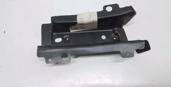 Porsche Cayenne (92A) Fender mounting bracket 95850167000