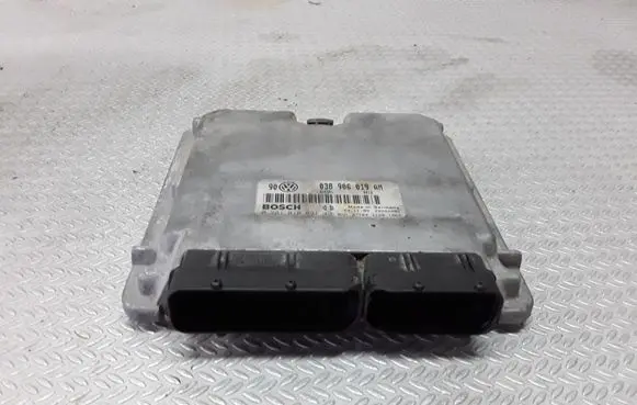 Volkswagen Golf IV Engine control unit/module 038906019AM 0281010091