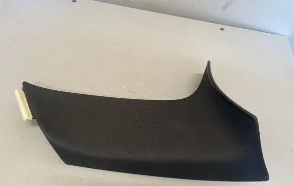 Mercedes-Benz C W204 (C) pillar trim A2046901525