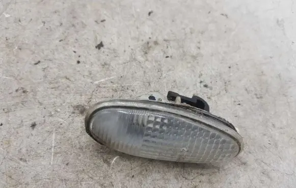 Mitsubishi Outlander Front fender indicator light NOCODE