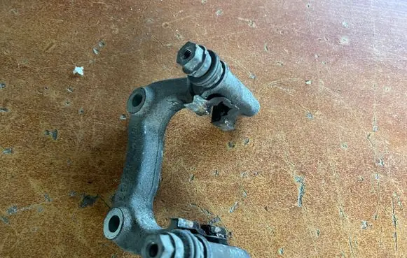 Citroen C4 II Brake caliper pad carrier rear 