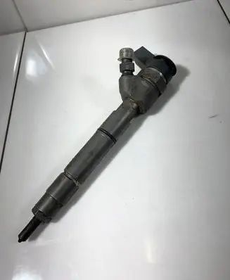Mercedes-Benz A W169 Fuel injector 0445110167