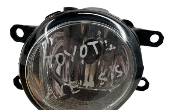 Toyota Avensis T270 Front fog light 812100W050 89250341 31031701