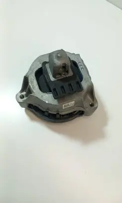 BMW 5 G30 G31 Engine mount bracket 6860488