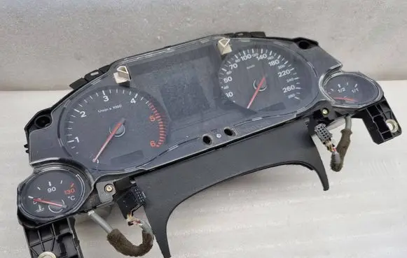 Audi A8 S8 D3 4E Speedometer (instrument cluster) 4E0920900F