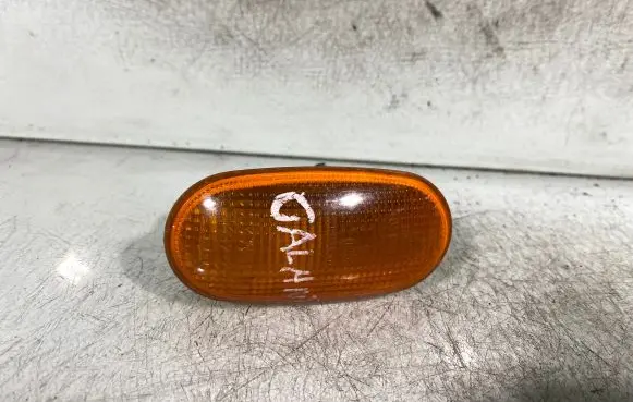 Front fender indicator light