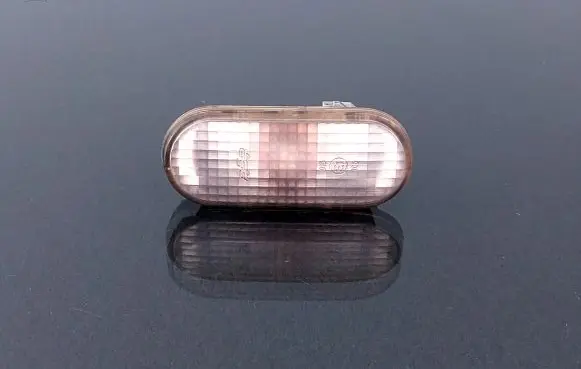 Front fender indicator light
