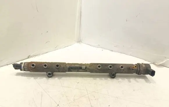 Volvo V50 Fuel main line pipe 30777554 033907L5