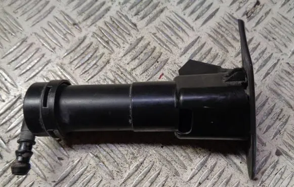 Nissan Pulsar Headlight washer spray nozzle 113824091N