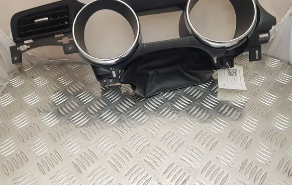 Dashboard trim