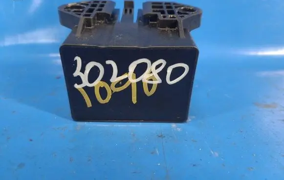 Ford Mustang VI Fuel pump relay FU5Z9D370G