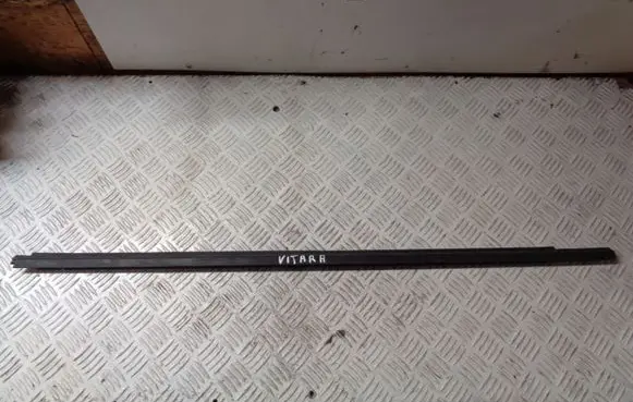 Suzuki Vitara (LY) Front door glass trim molding 