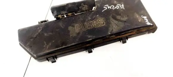 Volvo XC90 Fuse box cover 9494211
