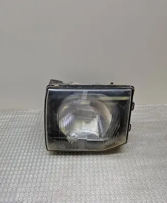 Mitsubishi Pajero Headlight/headlamp 11037746