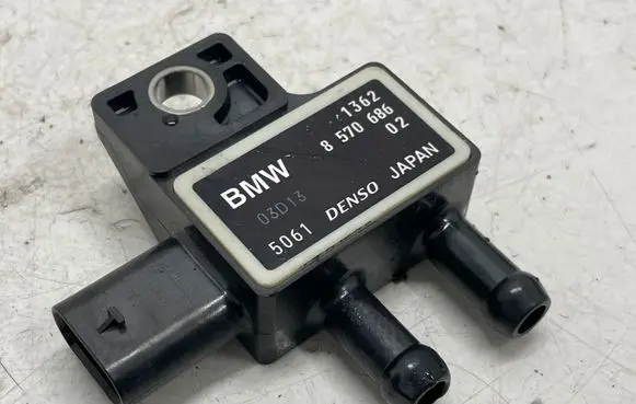 BMW 3 G20 G21 Exhaust gas pressure sensor 8570686