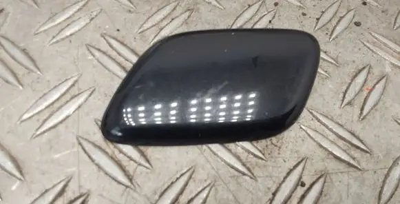 Lexus SC 430 Headlight washer spray nozzle cap/cover