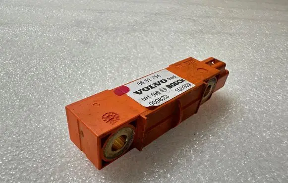 Volvo XC90 Airbag deployment crash/impact sensor 8651754 009823 150909