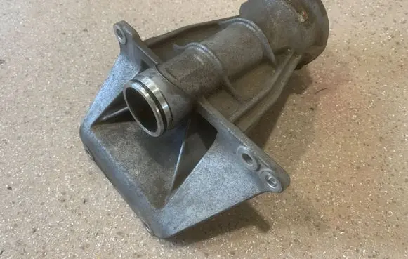 BMW X3 G01 Driveshaft support bearing bracket 8639383